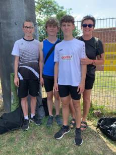 (v.l. Konstantin; Julius, Lasse mit Trainerin Beate Spruck)