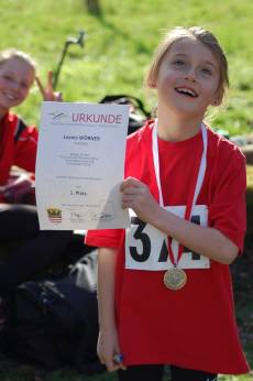 ... und erhielt die verdiente Medaille und Urkunde