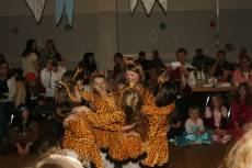 DIe Ice Angels mit ihrem Tanz zur Musik von der König der Löwen