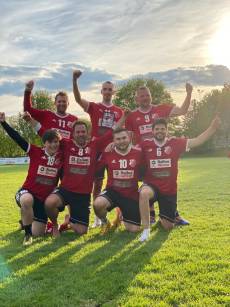 Die M1 feiert den Turniersieg