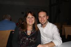 Ehrenvorstzende Elisabeth Hirtler mit dem Vorsitzenden Pascal Wokan