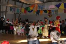 Eine Polonaise darf natürlich nicht fehlen!