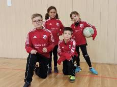 Erster Rundenspieltag der jüngsten Redeler Faustballer 