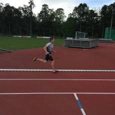 Julius Aston beim 800-Meter-Lauf