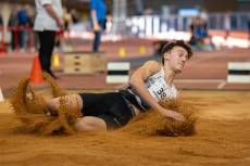 Luca Barowski Süddeutscher Meister im Weitsprung